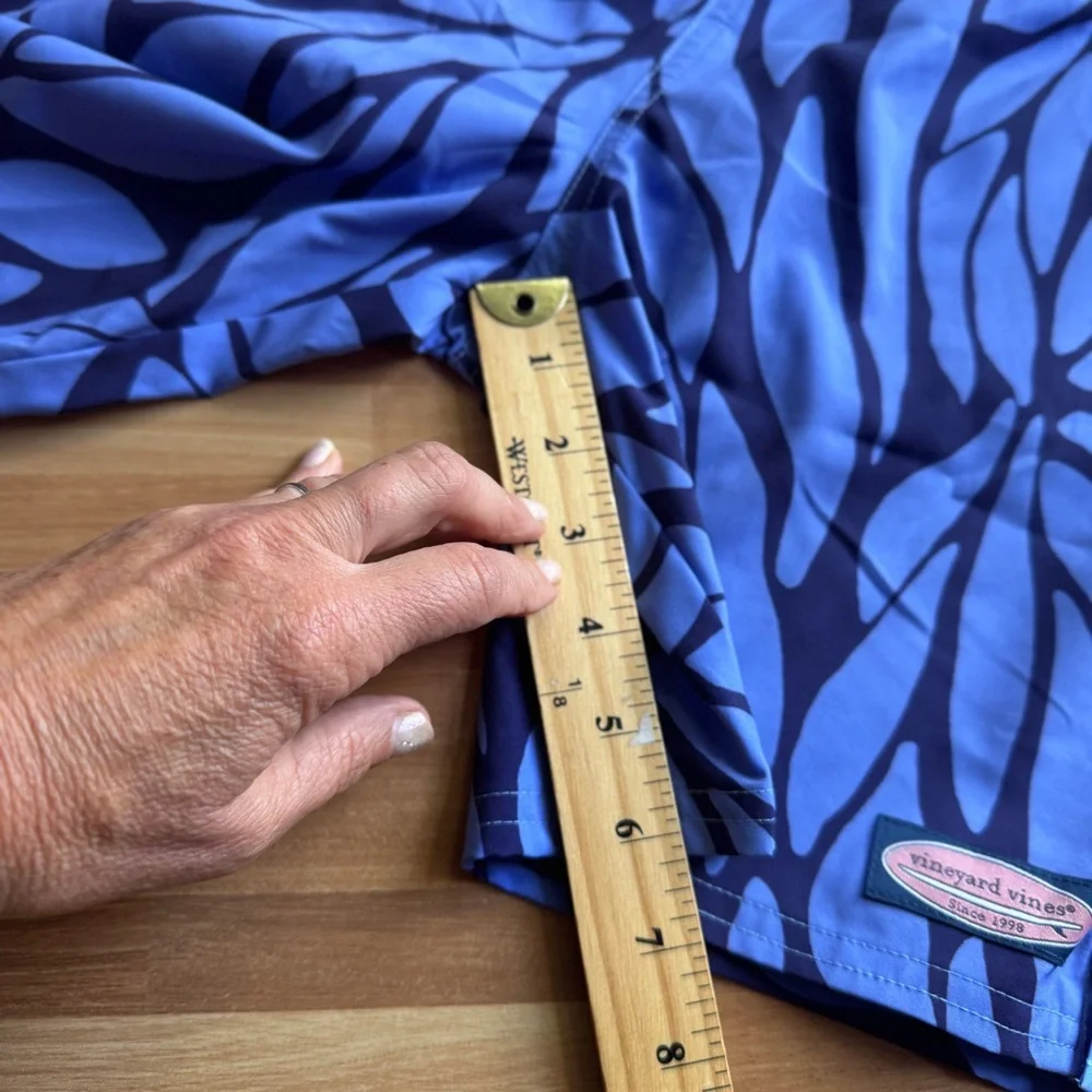 Vineyard Vines swim trunks boys 16 tropical print purple & blue nwt